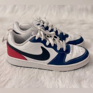 ✨NIKE LOW TOP SNEAKERS✨